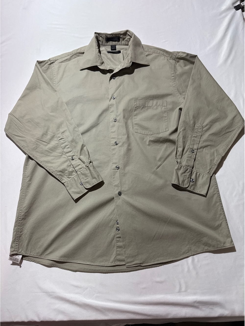 DKNY Classic Button-Up Shirt - Size Large, Cotton Comfort!